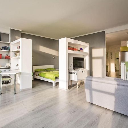 Gagarin Plaza Apartment 70 Square Metres On 12Th Floor Odesa Exterior photo