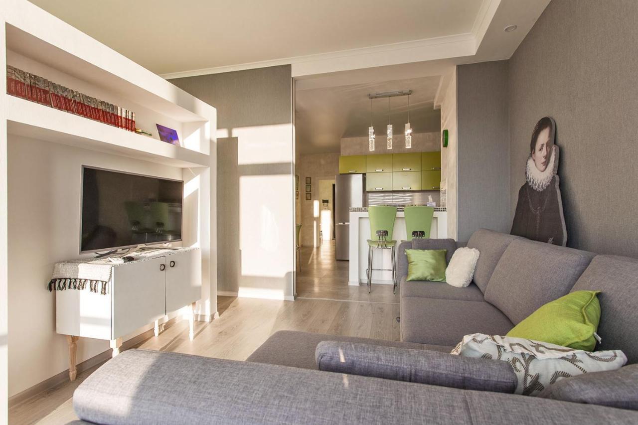 Gagarin Plaza Apartment 70 Square Metres On 12Th Floor Odesa Exterior photo