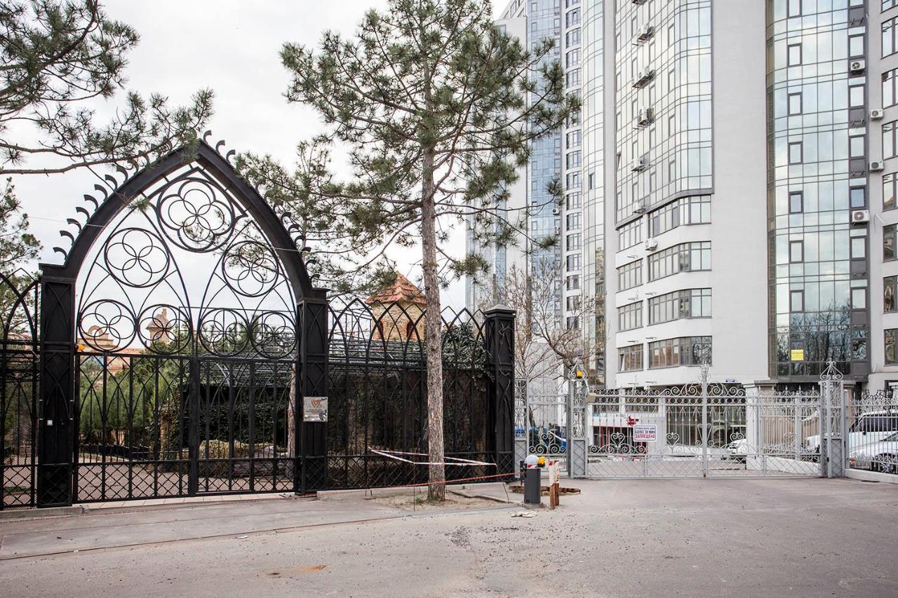 Gagarin Plaza Apartment 70 Square Metres On 12Th Floor Odesa Exterior photo