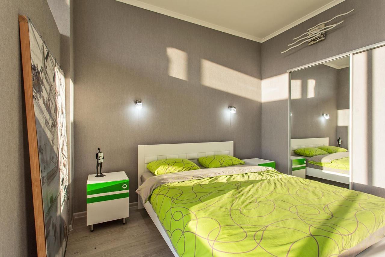 Gagarin Plaza Apartment 70 Square Metres On 12Th Floor Odesa Exterior photo